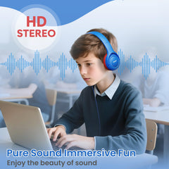 Acer HK03 niño usando auriculares en clase con claridad de voz