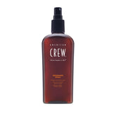 American Crew spray frontal mostrando envase y etiqueta, versátil para estilo diario
