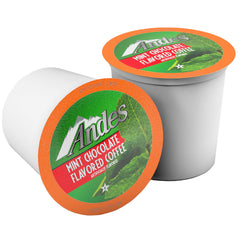 Andes cápsula insertada en cafetera K-Cup preparando una taza, extracción consistente
