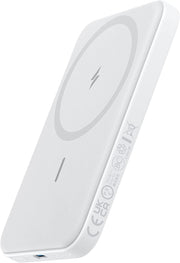 Anker 621 MagGo front packaging showing compact charger and branding for easy recognition