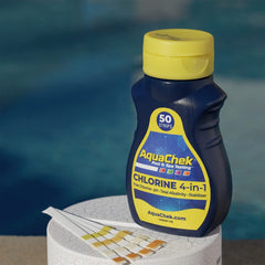 AquaChek primer plano de tira mostrando colores y resultados claros