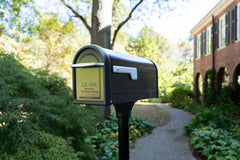 Architectural Mailboxes Chadwick detalle del mango de aluminio fundido para uso cómodo y duradero