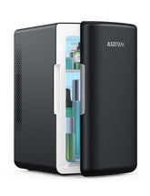 AstroAI vista frontal del mini frigorífico mostrando su diseño moderno y soluciones de almacenamiento