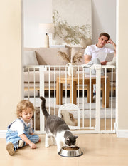 Babelio front view showing full gate and pet door, demonstrates secure barrier