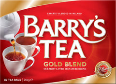 Barry's Tea taza con infusión dorada indicando sabor consistente