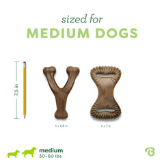 Comparación de tamaño Benebone Medium junto a una pata para escala clara