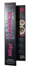 Benefit Bad Gal Bang primer plano del cepillo y textura, muestra cobertura ligera