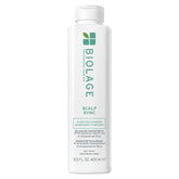 Biolage botella frontal Scalp Sync mostrando el envase y beneficio purificante