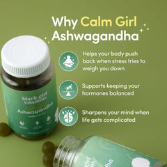 Black Girl Vitamins gomita en mano para comparar tamaño y facilidad de uso