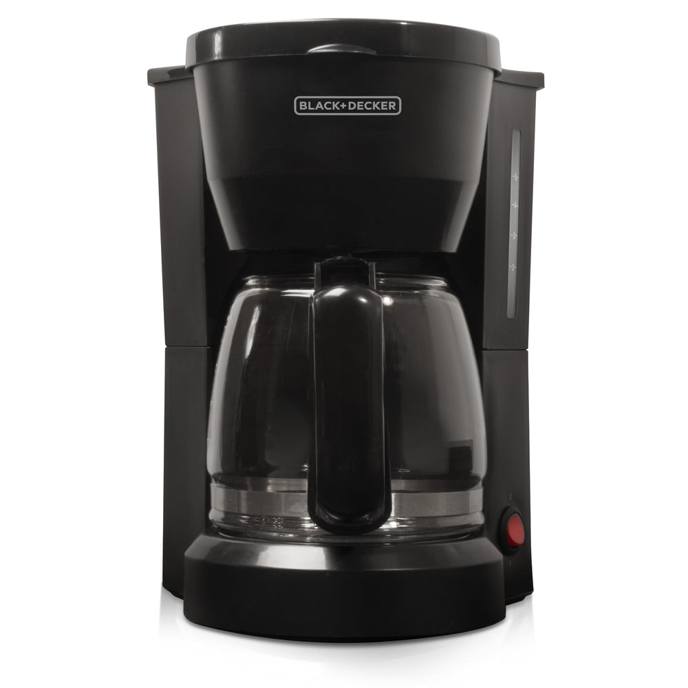 BLACK+DECKER vista frontal de la cafetera, diseño compacto y funcional