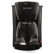 BLACK+DECKER vista frontal de la cafetera, diseño compacto y funcional