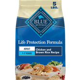 Blue Buffalo empaque frontal 5 lb mostrando fórmula Chicken y beneficios