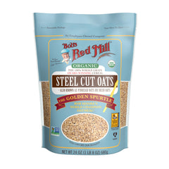 Bob's Red Mill cucharon sacando avena cocida demostrando consistencia cremosa