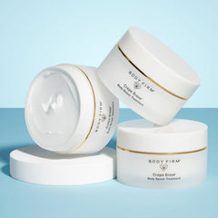 BODY FIRM tarro abierto con crema visible, ilustra rica textura y cobertura amplia