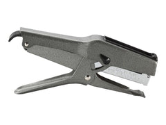 Bostitch acercamiento a la boca y dientes para grapas precisas