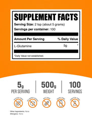 BulkSupplements textura del polvo L-Glutamine en primer plano, mezcla fácil y sin grumos