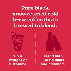 Califia Farms vertiendo cold brew sobre hielo para una bebida refrescante