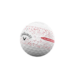 Callaway Supersoft bola en green durante putt demostrando visibilidad y alineación