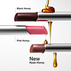 Clinique labio con Almost Lipstick Nude Honey demostrando color adaptable y brillo