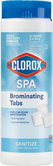 Clorox Pool&Spa envase frontal mostrando el producto y beneficio de fácil almacenamiento