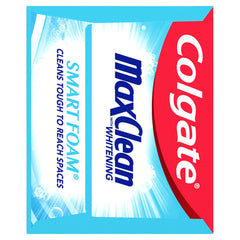 Colgate Max Clean en uso durante cepillado demostrando frescura
