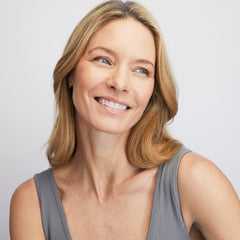 Colorescience aplicación sobre maquillaje para retoque con acabado natural