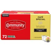 Community Coffee caja frontal mostrando cápsulas y beneficio de conveniencia