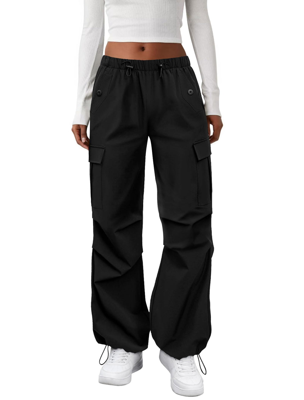 COPYLEAF frontal de pantalones cargo mostrando corte baggy y múltiples bolsillos