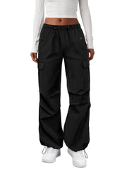 COPYLEAF frontal de pantalones cargo mostrando corte baggy y múltiples bolsillos