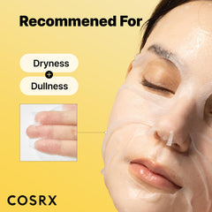 Persona usando mascarilla COSRX en rostro, efecto calmante visible