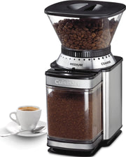 Cuisinart frontal mostrando diseño compacto y beneficio de ahorro de espacio