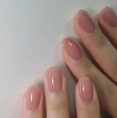 CurvLife uñas en mano mostrando comodidad para tareas diarias