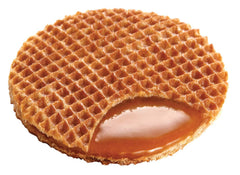 Daelmans stroopwafel sobre taza de café calentando caramelo
