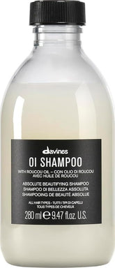 Davines OI Shampoo frontal mostrando diseño y beneficio suavidad