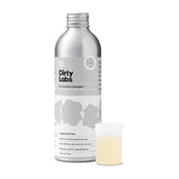 Dirty Labs envase frontal mostrando diseño y concentración, ideal para prendas delicadas