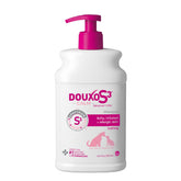 Douxo S3 Calm frontal del envase mostrando tamaño y beneficios
