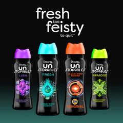 Perlas Downy Unstopables Paradise vertiéndose en lavadora para aroma prolongado
