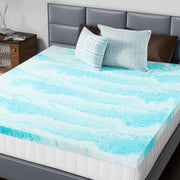 DUMOS topper frontal en cama queen mostrando ajuste y aspecto acogedor