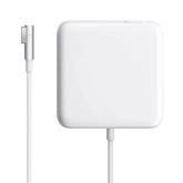 E-POWIND cargador frontal mostrando tamaño compacto y puerto L-tip, ideal para viaje
