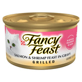Fancy Feast lata frontal con salmón y camarón mostrando atractivo visual y confianza