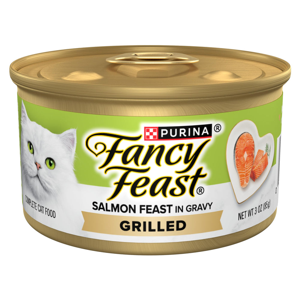 Fancy Feast frontal de lata de salmón que muestra presentación premium