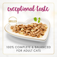 Fancy Feast vertiendo gravy desde la lata, aroma y jugosidad