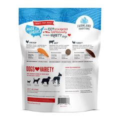 Farmland Traditions tiras de jerky en un plato para servir como premio