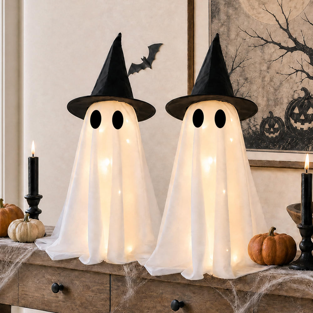 FestalMart fantasmas frente iluminados mostrando decoración festiva