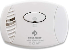 First Alert CO400 front view showing compact design and visible indicators for quick placement benefit