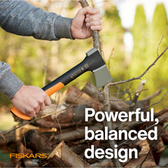 Fiskars X7 mango FiberComp con textura ergonómica para menor fatiga