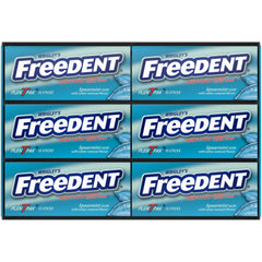 Freedent sticks en fila sin envolver, demostrando forma y textura
