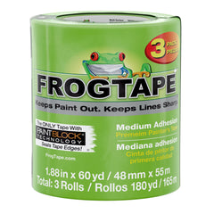 FrogTape paquete frontal con tres rollos mostrando uso profesional
