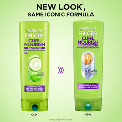 Garnier Fructis textura cremosa en mano proporciona nutrición y desenredo