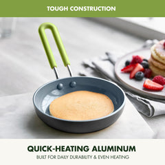 GreenPan primer plano del recubrimiento Thermolon que facilita despegue de alimentos